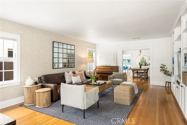 661 Grand Avenue, Long Beach CA: https://media.crmls.org/medias/8a118fbf-e4e1-4041-a44d-03b881b1e64d.jpg