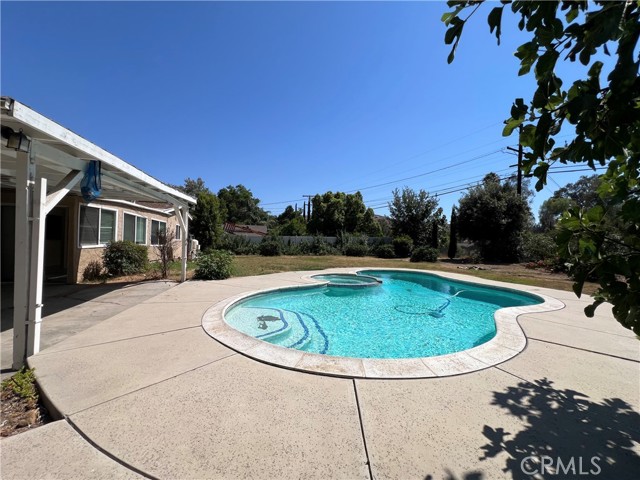 4075 Mount Vernon Avenue, Riverside CA: https://media.crmls.org/medias/8a118ff3-25e8-4203-8ab9-181ba483cfa5.jpg