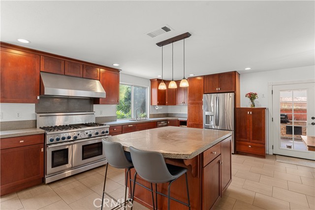 13525 Big Sky Court, Yucaipa CA: https://media.crmls.org/medias/8a1198e4-40be-45db-9baf-7529e43c0283.jpg