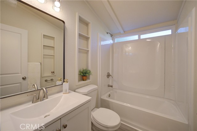 37 Via Santa Barbara, Paso Robles CA: https://media.crmls.org/medias/8a11f71b-2b28-4da5-8ade-4d7a65ecea40.jpg