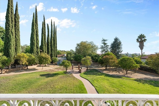 6641 Hawarden Drive, Riverside CA: https://media.crmls.org/medias/8a12b27e-a444-4e47-9095-086ca4167892.jpg