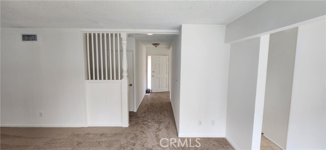 5853 Keokuk Avenue, Woodland Hills CA: https://media.crmls.org/medias/8a132476-3af6-4afa-bba6-1a46779561d1.jpg