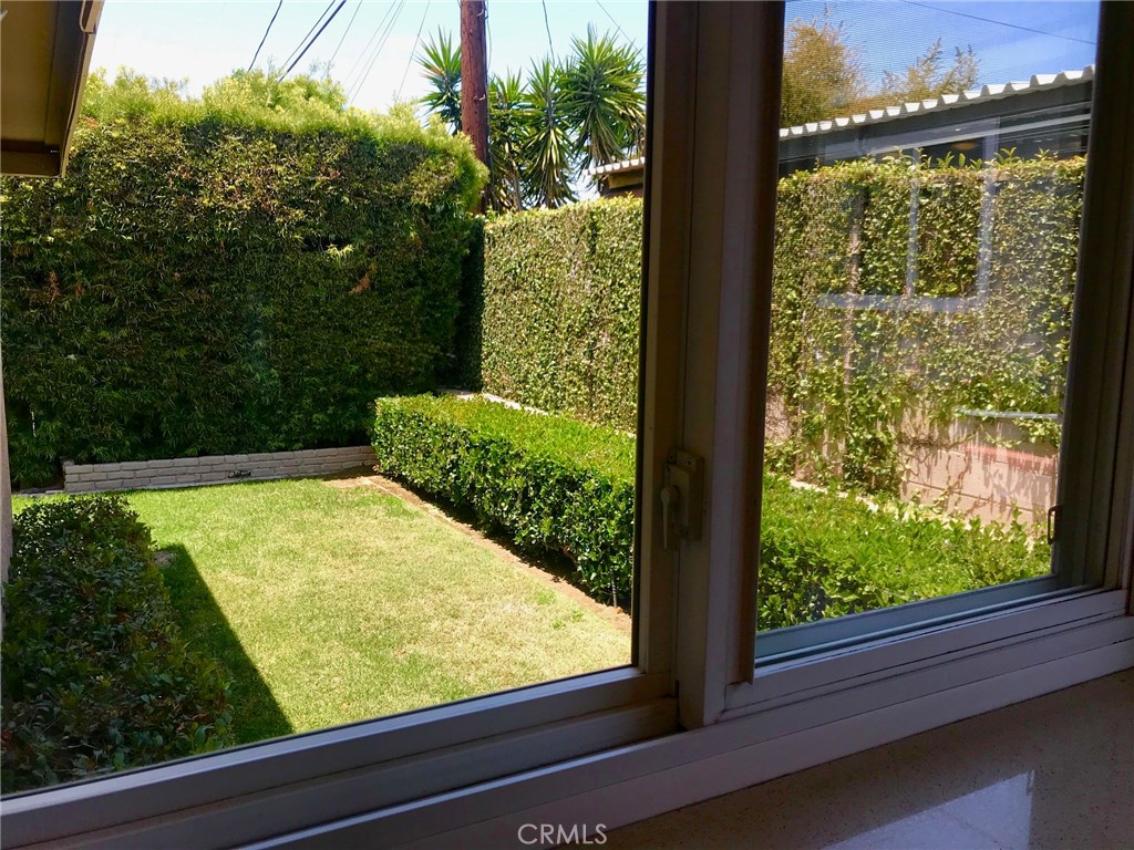 https://media.crmls.org/medias/8a139972-7e26-4f94-b96a-7054b156d10c.jpg?preset=X-Large