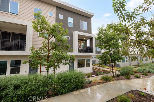 Detail Gallery Image 4 of 71 For 26799 Keystone Loop, Valencia,  CA 91381 - 3 Beds | 3 Baths