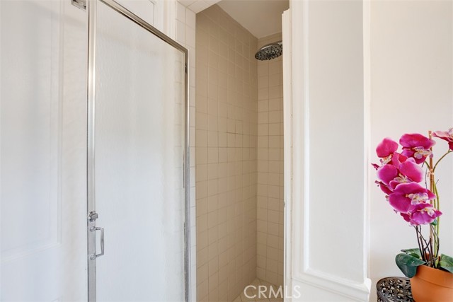516 S Sparks S Street, Burbank CA: https://media.crmls.org/medias/8a145efa-775c-48cb-b41f-ec321adc6a26.jpg