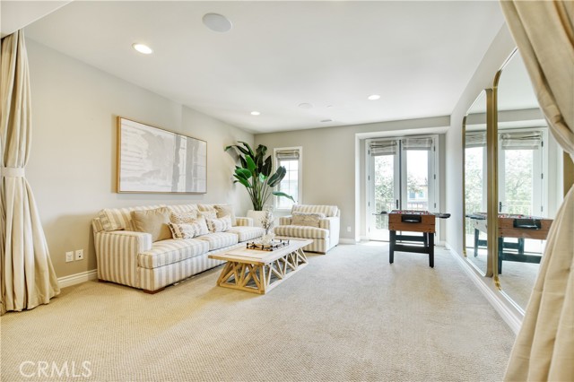 46 Shadybend, Irvine CA: https://media.crmls.org/medias/8a14b619-edda-4f46-bae2-b400531b4541.jpg