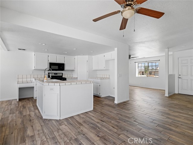 Detail Gallery Image 8 of 33 For 18896 Westlawn, Hesperia,  CA 92345 - 3 Beds | 2 Baths