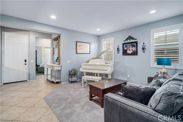 Detail Gallery Image 5 of 60 For 4762 W Avenue J6, Lancaster,  CA 93536 - 5 Beds | 3 Baths