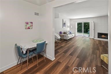 Detail Gallery Image 5 of 46 For 1360 G Shadow Ln #G,  Fullerton,  CA 92831 - 2 Beds | 2 Baths