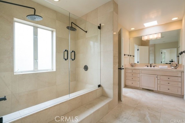 2301 Irvine, Newport Beach CA: https://media.crmls.org/medias/8a171815-6acd-43ab-93d9-05d2018f1c84.jpg