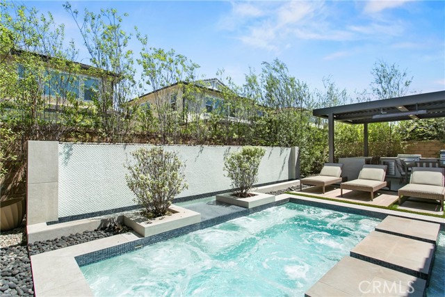 Detail Gallery Image 39 of 52 For 17352 Eucalyptus Ln, Huntington Beach,  CA 92649 - 5 Beds | 5/1 Baths