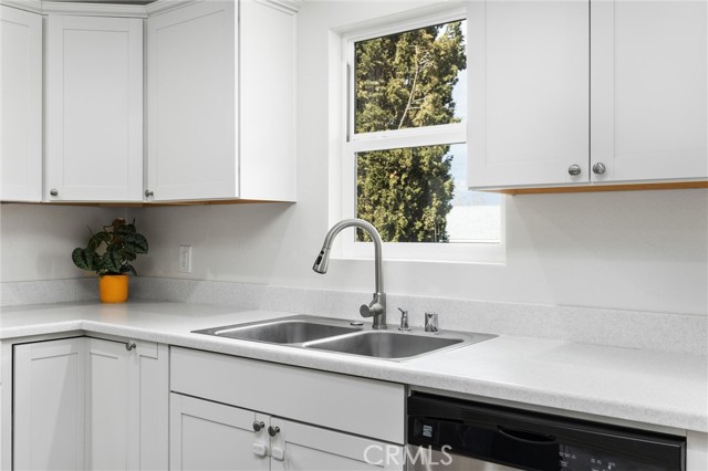 Detail Gallery Image 10 of 26 For 313 Woodrow St, Taft,  CA 93268 - 3 Beds | 2 Baths