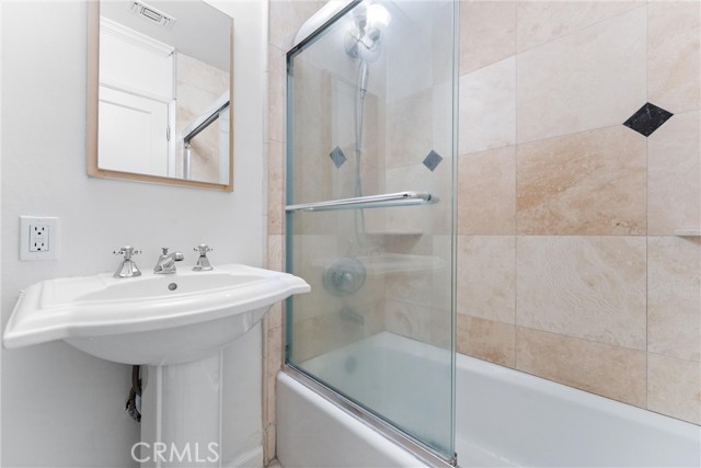 Detail Gallery Image 16 of 27 For 229 N Bitterbush St, Orange,  CA 92868 - 3 Beds | 2/1 Baths