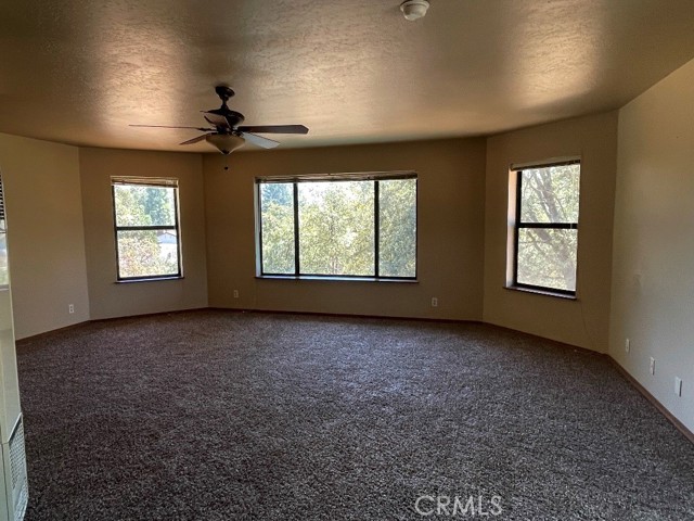 Family room w 3/4 bath & washer/dryer hookups