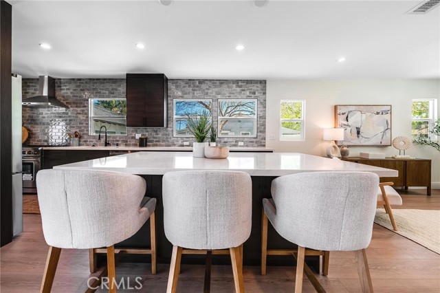 Detail Gallery Image 17 of 36 For 22919 Leonora Dr, Woodland Hills,  CA 91367 - 4 Beds | 2 Baths