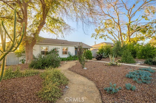 Detail Gallery Image 4 of 47 For 1219 Winston Ct, Upland,  CA 91786 - 4 Beds | 2 Baths