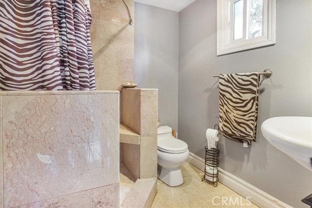 Detail Gallery Image 11 of 18 For 17274 Nisson Rd a,  Tustin,  CA 92780 - 3 Beds | 2 Baths