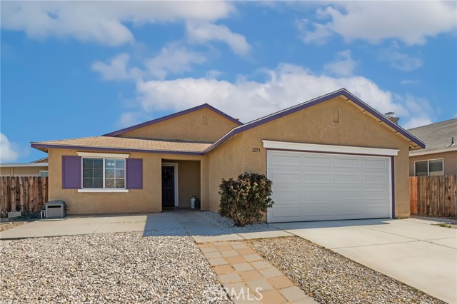 Detail Gallery Image 2 of 38 For 13293 Spicewood Ct, Victorville,  CA 92392 - 4 Beds | 2 Baths