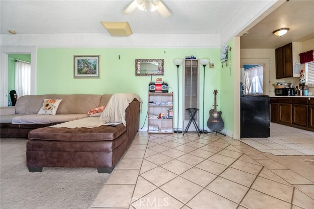 Detail Gallery Image 3 of 12 For 414 W Cameron, Hanford,  CA 93230 - 2 Beds | 1 Baths