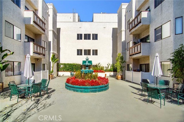 Detail Gallery Image 31 of 37 For 17914 Magnolia Bld #127,  Encino,  CA 91316 - 2 Beds | 2 Baths