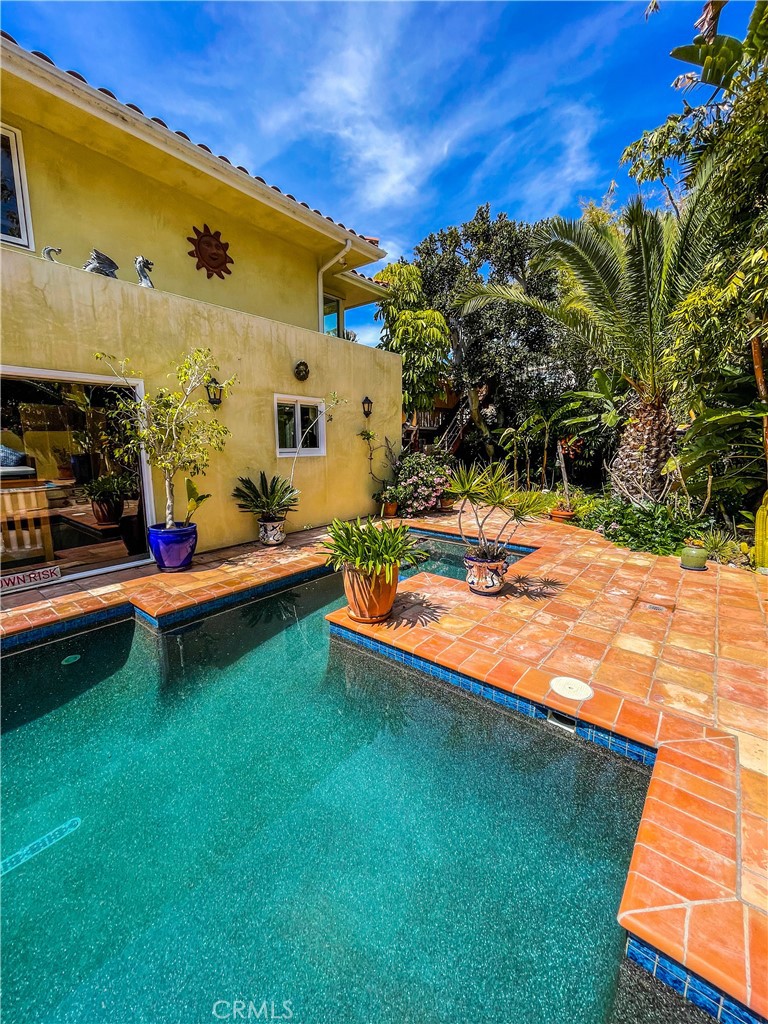 8a1a893f 28f1 4d61 8519 84f74673fa6a