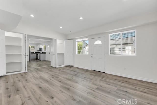 5434 Sylvia Avenue, Tarzana CA: https://media.crmls.org/medias/8a1aa0db-2308-42df-a07e-66d6e6433cb3.jpg