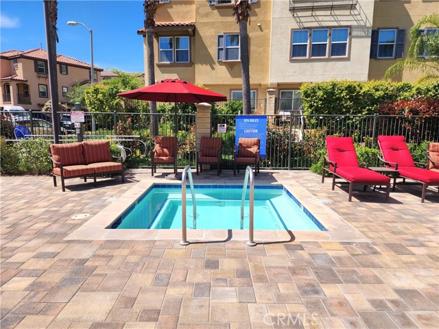 22013 Barrington Way, Saugus CA: https://media.crmls.org/medias/8a1c63af-2536-437b-8765-0fdda3fa99bb.jpg