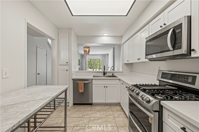 Detail Gallery Image 4 of 26 For 24512 Mcbean Pkwy #58,  Valencia,  CA 91355 - 2 Beds | 3 Baths