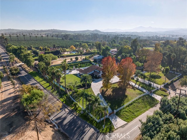 Detail Gallery Image 3 of 62 For 9120 Cleveland, Riverside,  CA 92503 - 5 Beds | 3/1 Baths