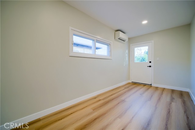 Detail Gallery Image 17 of 20 For 118 E De Anza Cir, Ontario,  CA 91761 - 3 Beds | 1 Baths