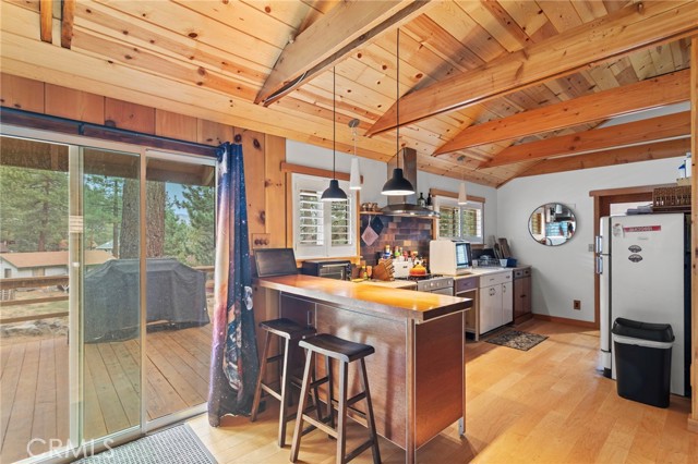 Detail Gallery Image 8 of 22 For 2080 Mojave Scenic Dr, Wrightwood,  CA 92397 - 2 Beds | 1 Baths