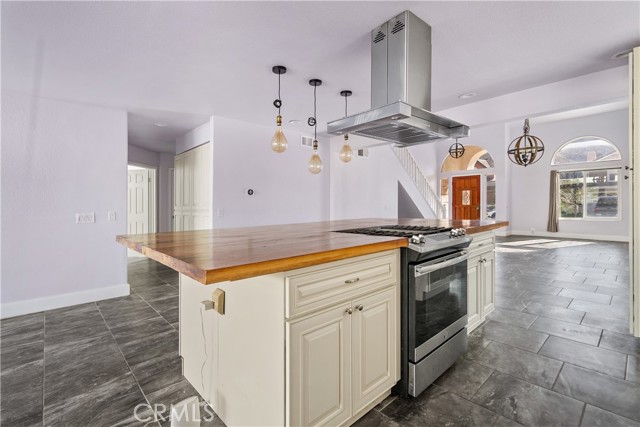 Detail Gallery Image 11 of 41 For 3327 Deaver Dr, Corona,  CA 92882 - 3 Beds | 3 Baths