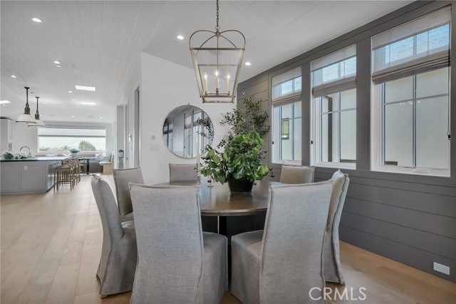 Detail Gallery Image 14 of 49 For 620 12th Street, Manhattan Beach,  CA 90266 - 5 Beds | 4/1 Baths