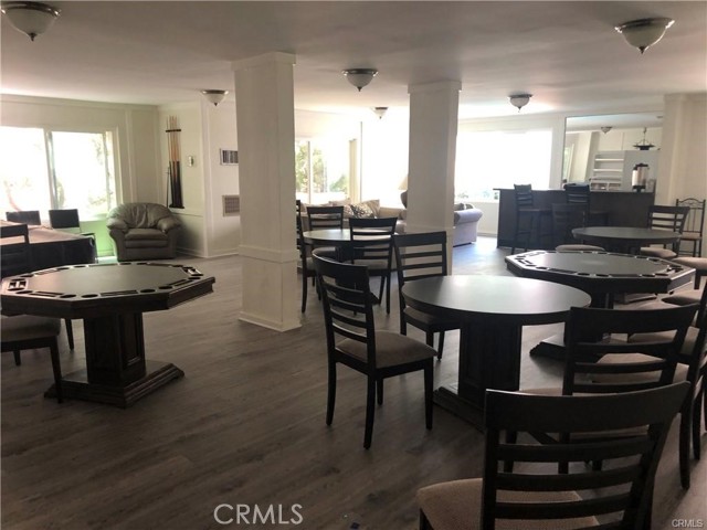Detail Gallery Image 8 of 14 For 5412 Lindley Ave #108,  Encino,  CA 91316 - 3 Beds | 2 Baths