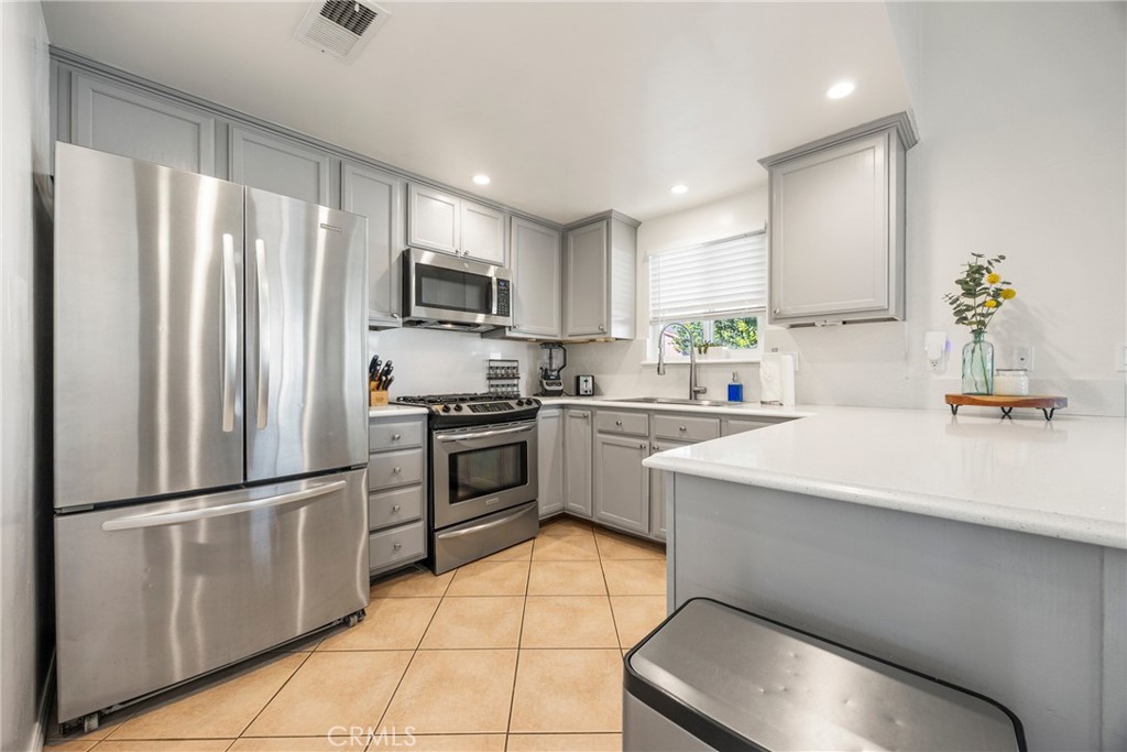 MLS #OC25274170 image #25