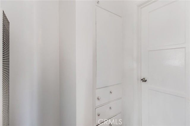 Detail Gallery Image 25 of 28 For 1329 -1331 N Screenland Dr, Burbank,  CA 91505 - – Beds | – Baths