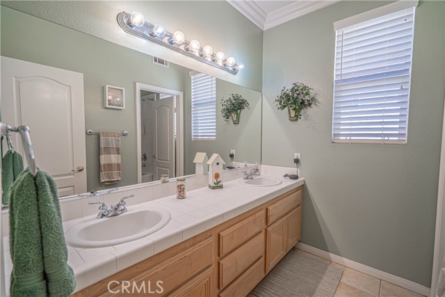 Detail Gallery Image 30 of 45 For 21157 Cross Creek Dr, Saugus,  CA 91350 - 4 Beds | 2/1 Baths
