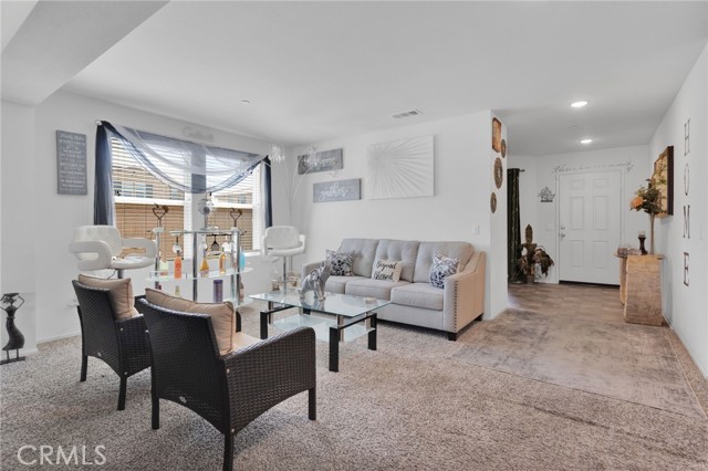 Detail Gallery Image 14 of 63 For 14482 Sweetgrass Pl, Victorville,  CA 92394 - 6 Beds | 2/1 Baths