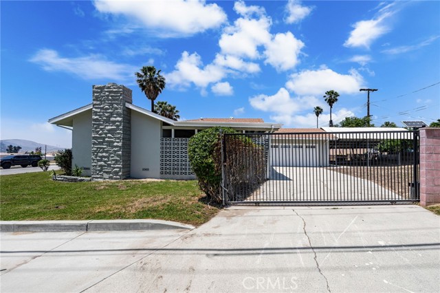 3221 W Jacinto View Rd, Banning CA: https://media.crmls.org/medias/8a21d704-5367-43e6-bd8e-2b0c763fa3c9.jpg