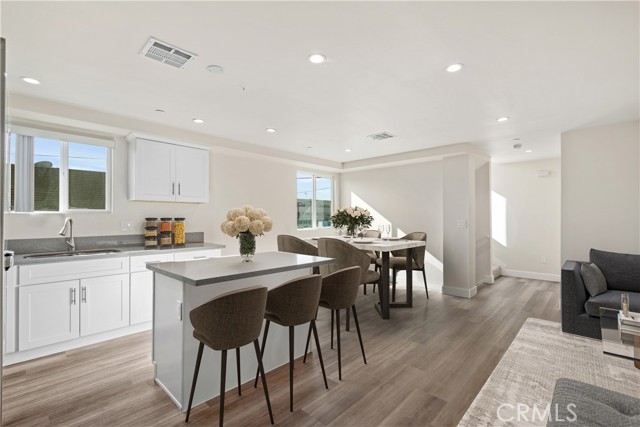 Detail Gallery Image 3 of 17 For 1822 S Orchard Ave #1822,  Los Angeles,  CA 90006 - 5 Beds | 5 Baths