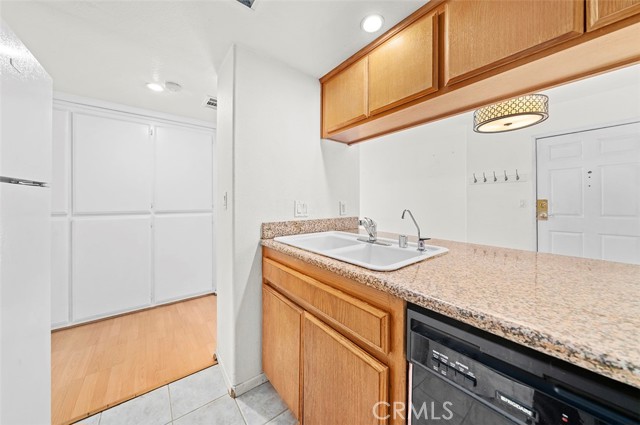 Detail Gallery Image 8 of 21 For 918 W Garvey Ave #115,  Monterey Park,  CA 91754 - 2 Beds | 2 Baths