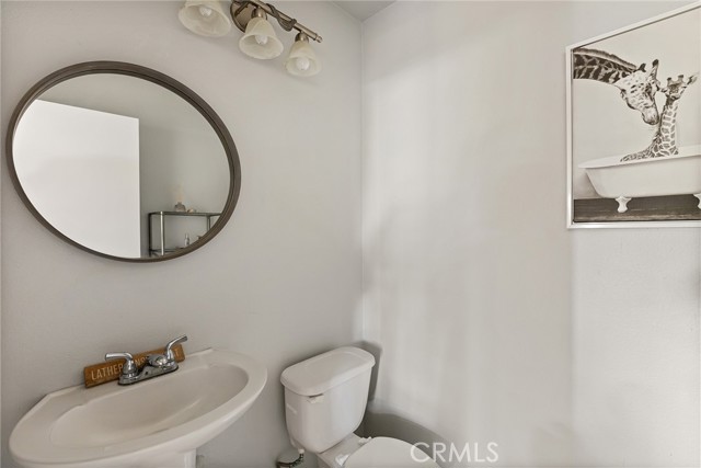 Detail Gallery Image 13 of 20 For 1175 Tivoli Ln #84,  Simi Valley,  CA 93065 - 2 Beds | 2/1 Baths