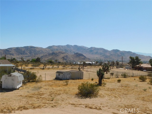 Detail Gallery Image 11 of 39 For 24475 Pala Ln, Apple Valley,  CA 92307 - 2 Beds | 2 Baths