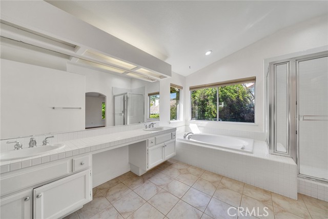 Detail Gallery Image 24 of 33 For 2357 Laurelwood Dr, Thousand Oaks,  CA 91362 - 4 Beds | 3 Baths