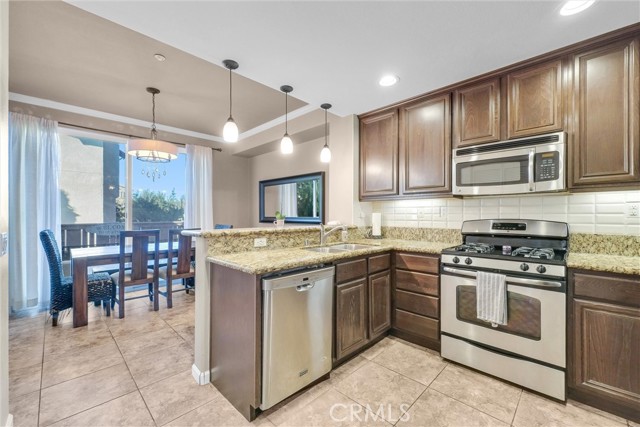 Detail Gallery Image 6 of 22 For 44932 Bellflower Ln #42,  Temecula,  CA 92592 - 3 Beds | 3/1 Baths