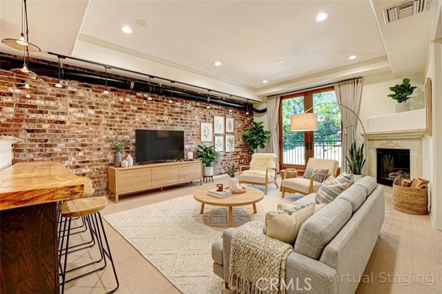 Detail Gallery Image 6 of 26 For 333 N Hill Ave #203,  Pasadena,  CA 91106 - 2 Beds | 2 Baths