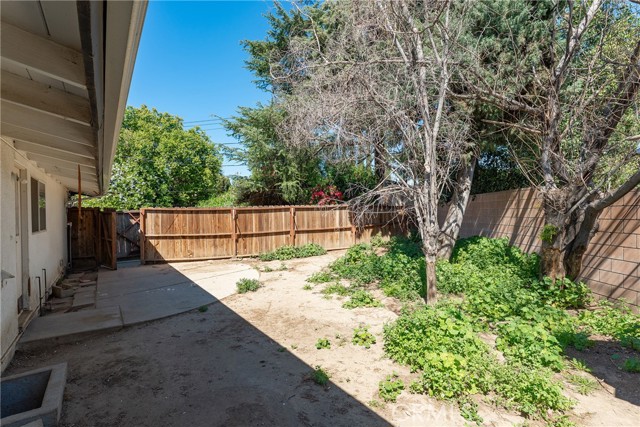 Detail Gallery Image 12 of 16 For 17531 Romar St, Northridge,  CA 91325 - 4 Beds | 2 Baths