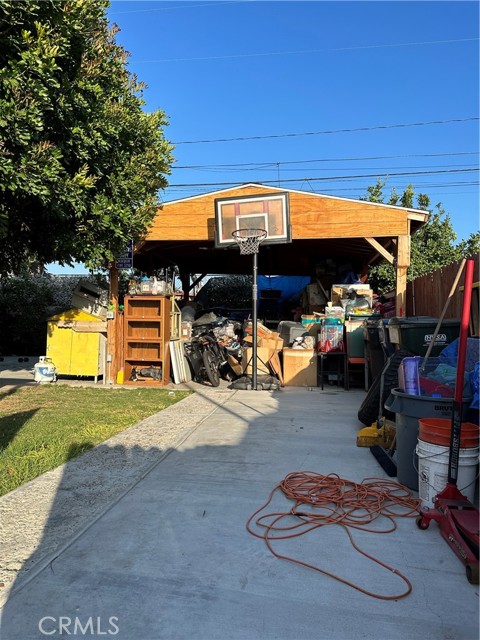 Large carport/Possible ADU