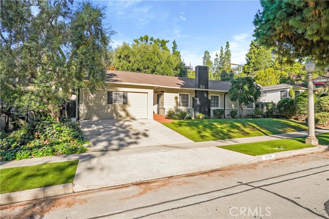 Detail Gallery Image 3 of 54 For 13707 Philadelphia, Whittier,  CA 90601 - 2 Beds | 2 Baths