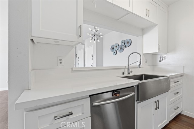 Detail Gallery Image 11 of 27 For 1422 Rock Glen #309,  Glendale,  CA 91205 - 2 Beds | 2 Baths